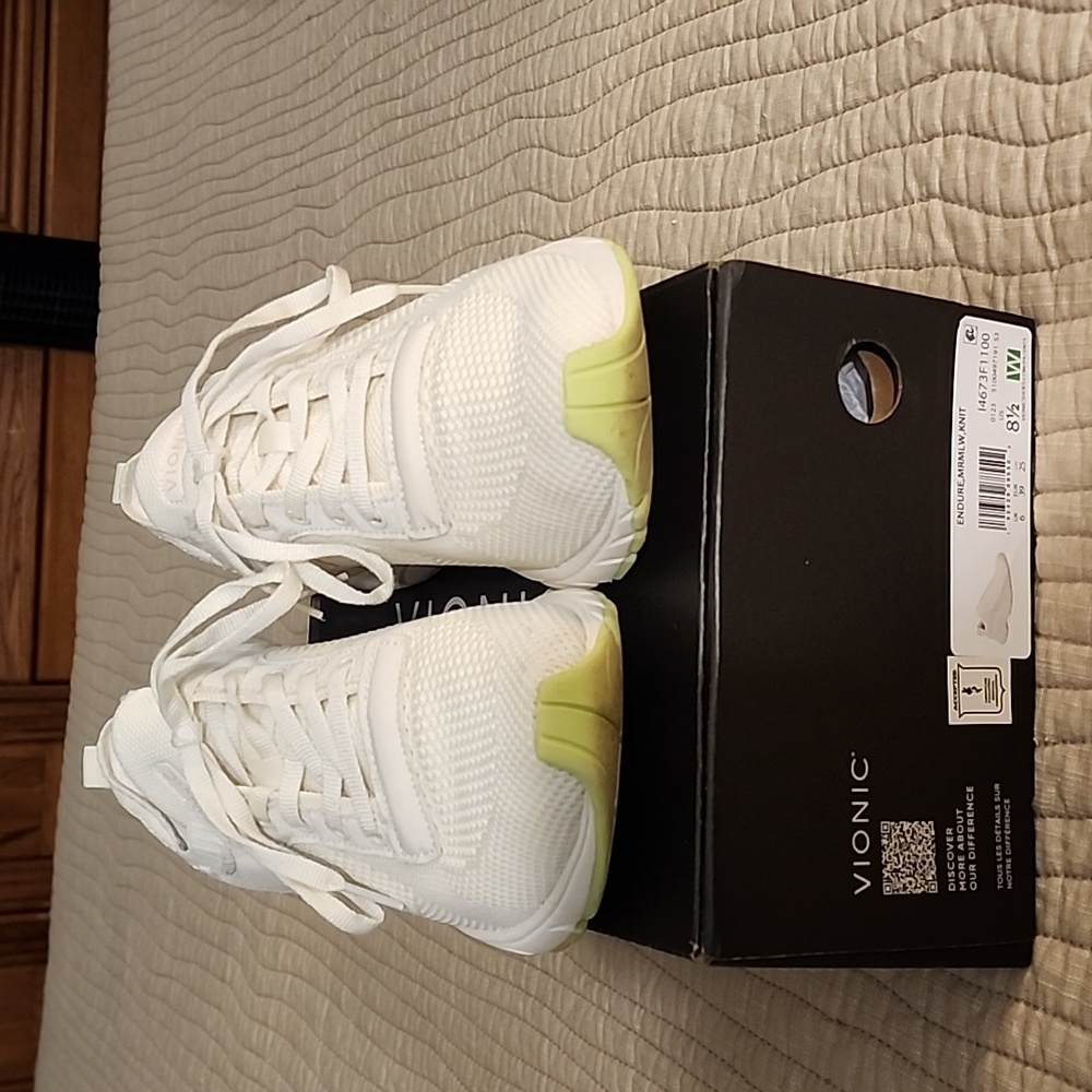 Vionic Endure Sneaker